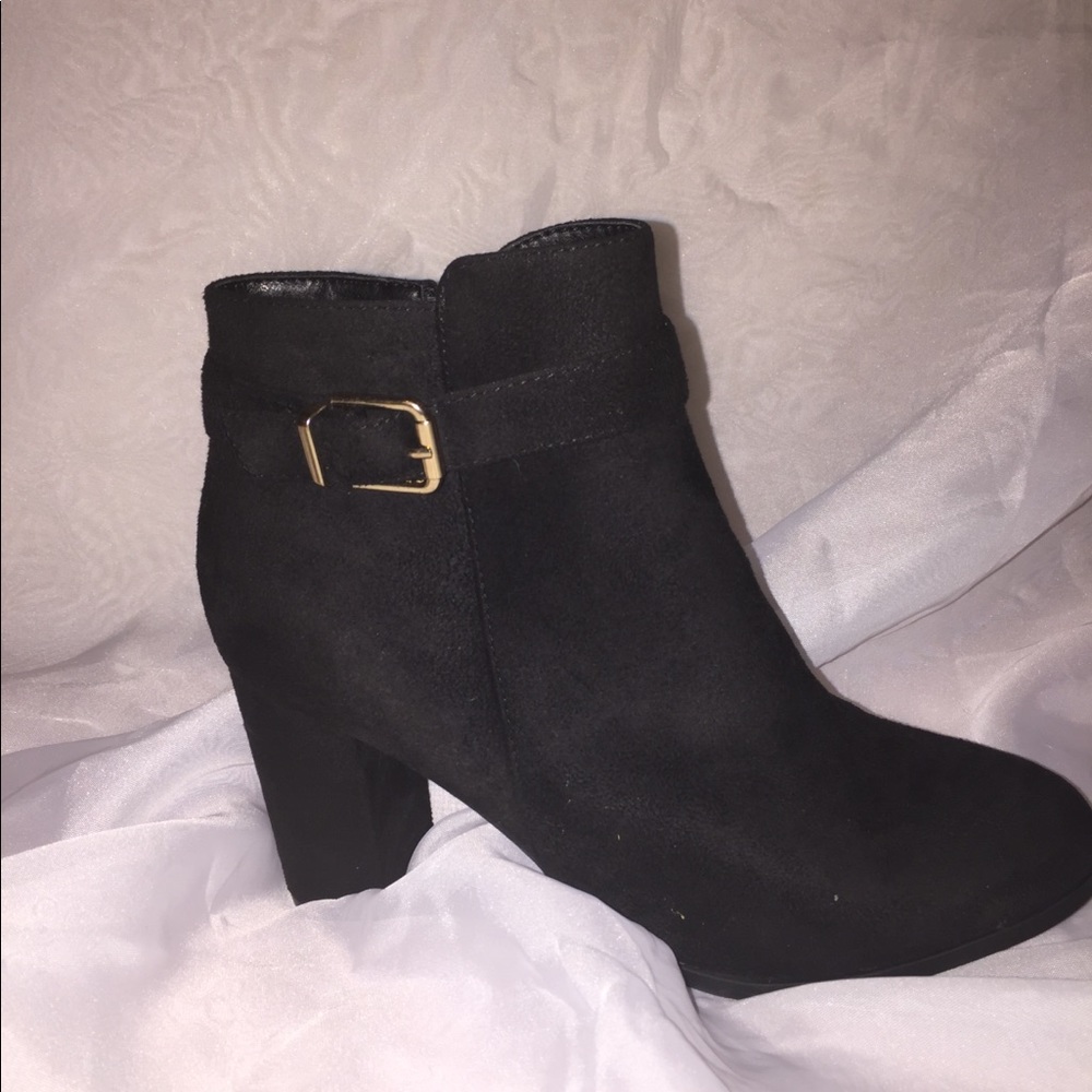 NWOT Forever 21 booties
